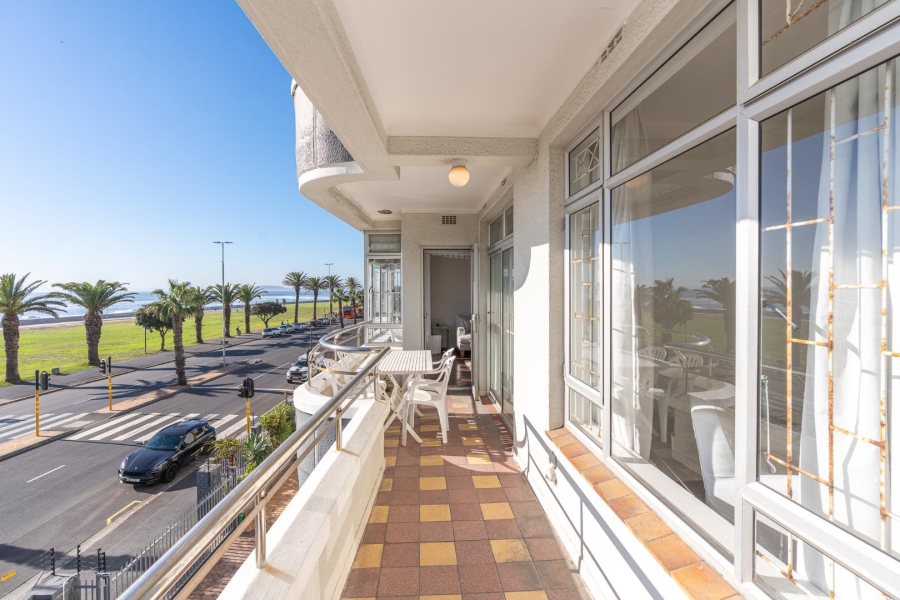 2 Bedroom Property for Sale in Sea Point Western Cape